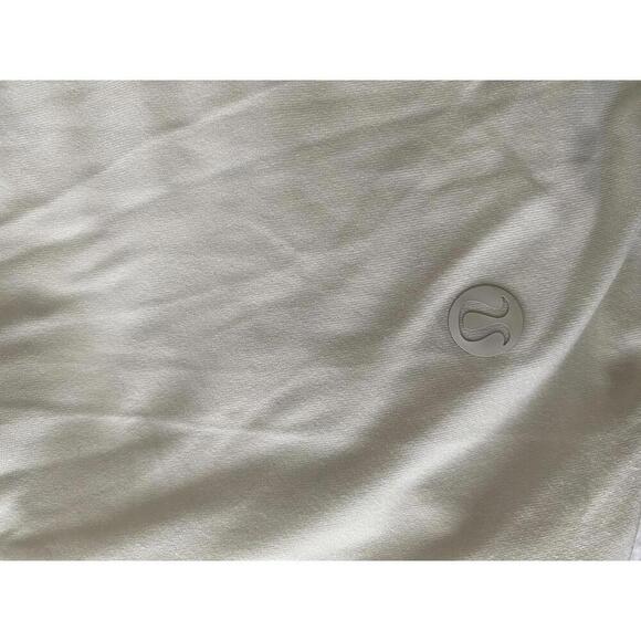 Lululemon  Wundermost Ultra-Soft Nulu Turtleneck size M athleisure NWT - Picture 9 of 9